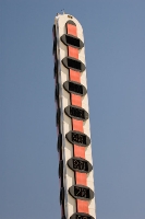 DSC_1792_World_s_Largest_Thermometer The world’s largest thermometer, at 134 feet high, is located in the community of Baker, California. Beaker is the self-proclaimed gateway to Death Valley, the location where highest in the US temperature has been measured in 1913 – 134°F (56.6°C)